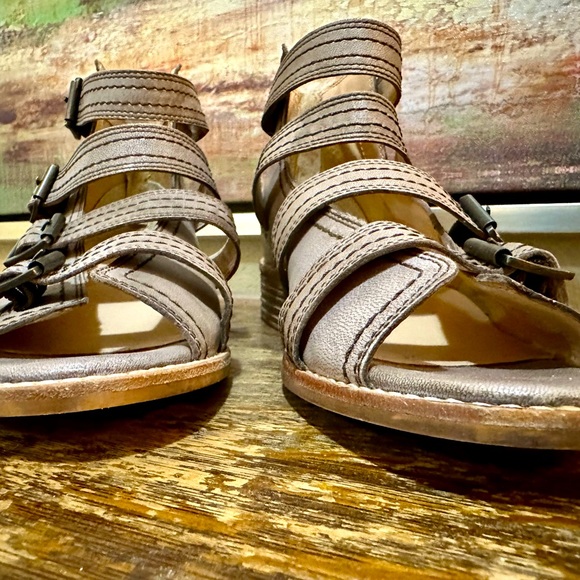 🌸Gimmicks Leather Sandal by BKE Buckle - Picture 12 of 15